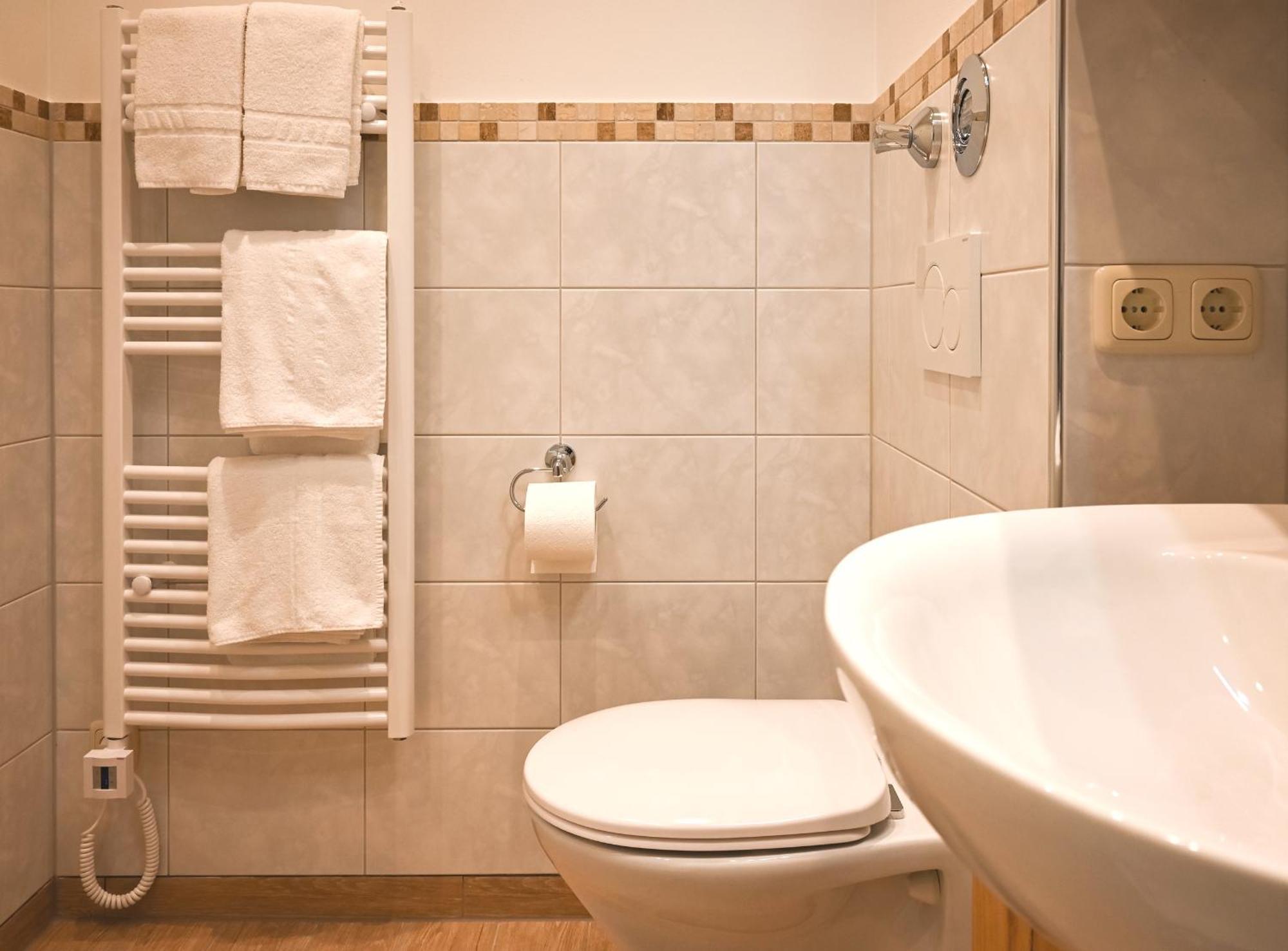 Studio Am Duernbach - Modern, Ruhig & Zentral Am Schliersee Mit Parkplatz Buitenkant foto