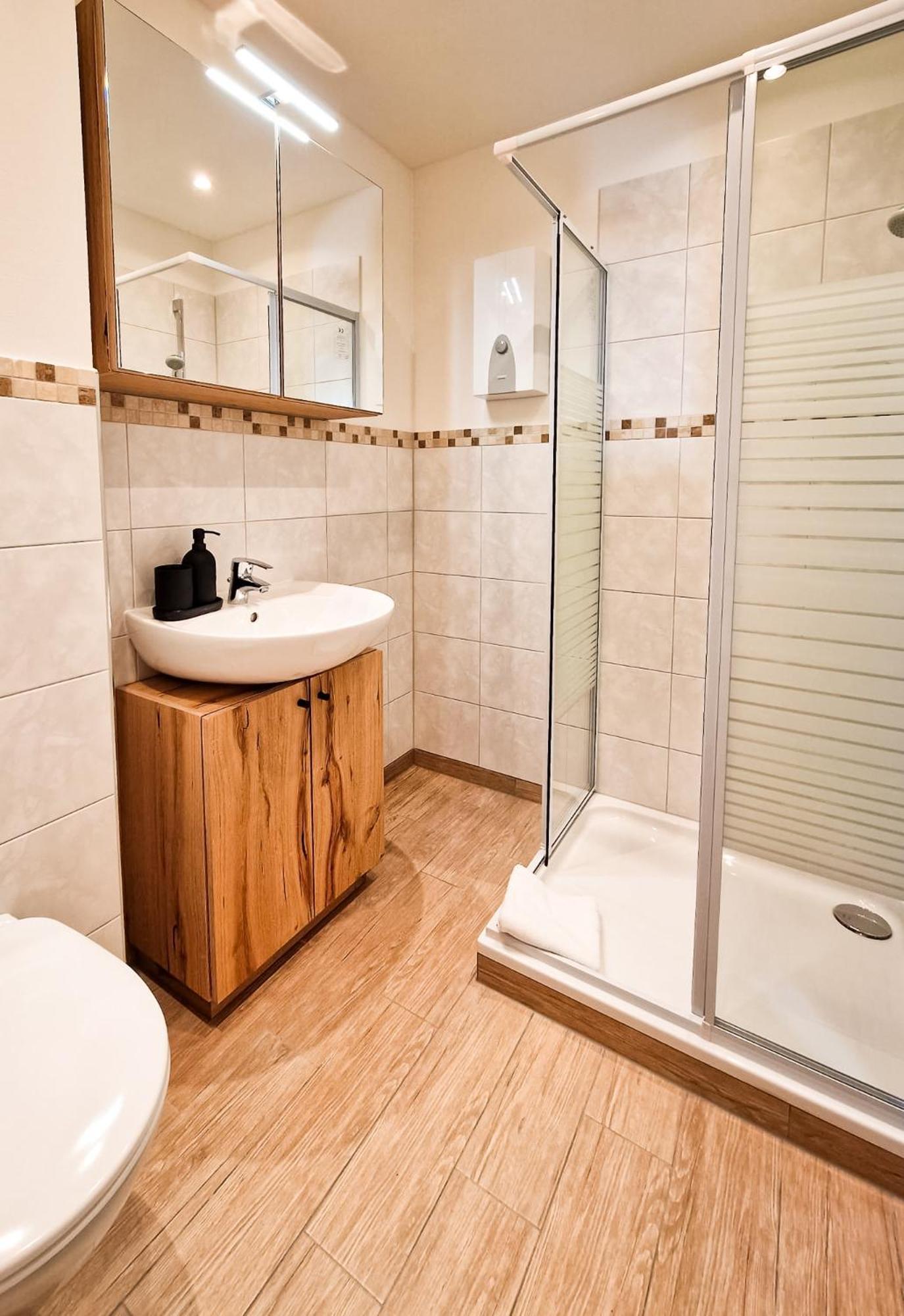 Studio Am Duernbach - Modern, Ruhig & Zentral Am Schliersee Mit Parkplatz Buitenkant foto
